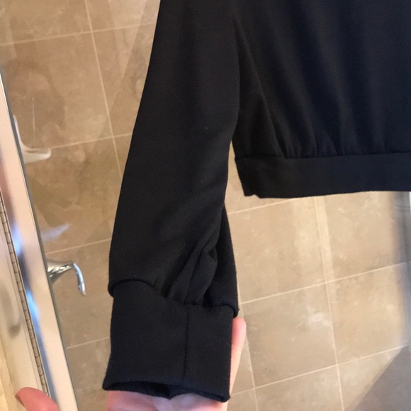 Lulu’s Crop Top Hoodie - Picture 3 of 3